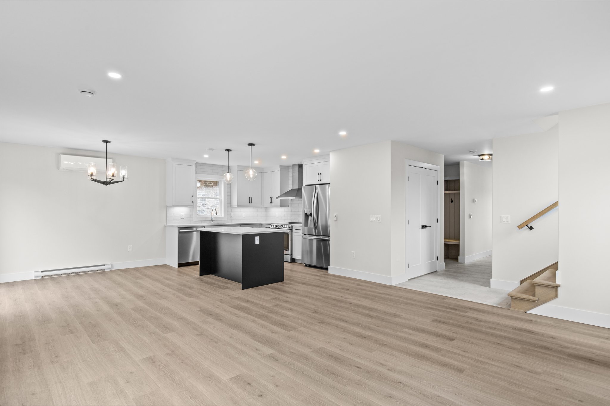 3 Bedrooms Bedrooms, ,2 BathroomsBathrooms,Split Level,Listing,Owdis,1263
