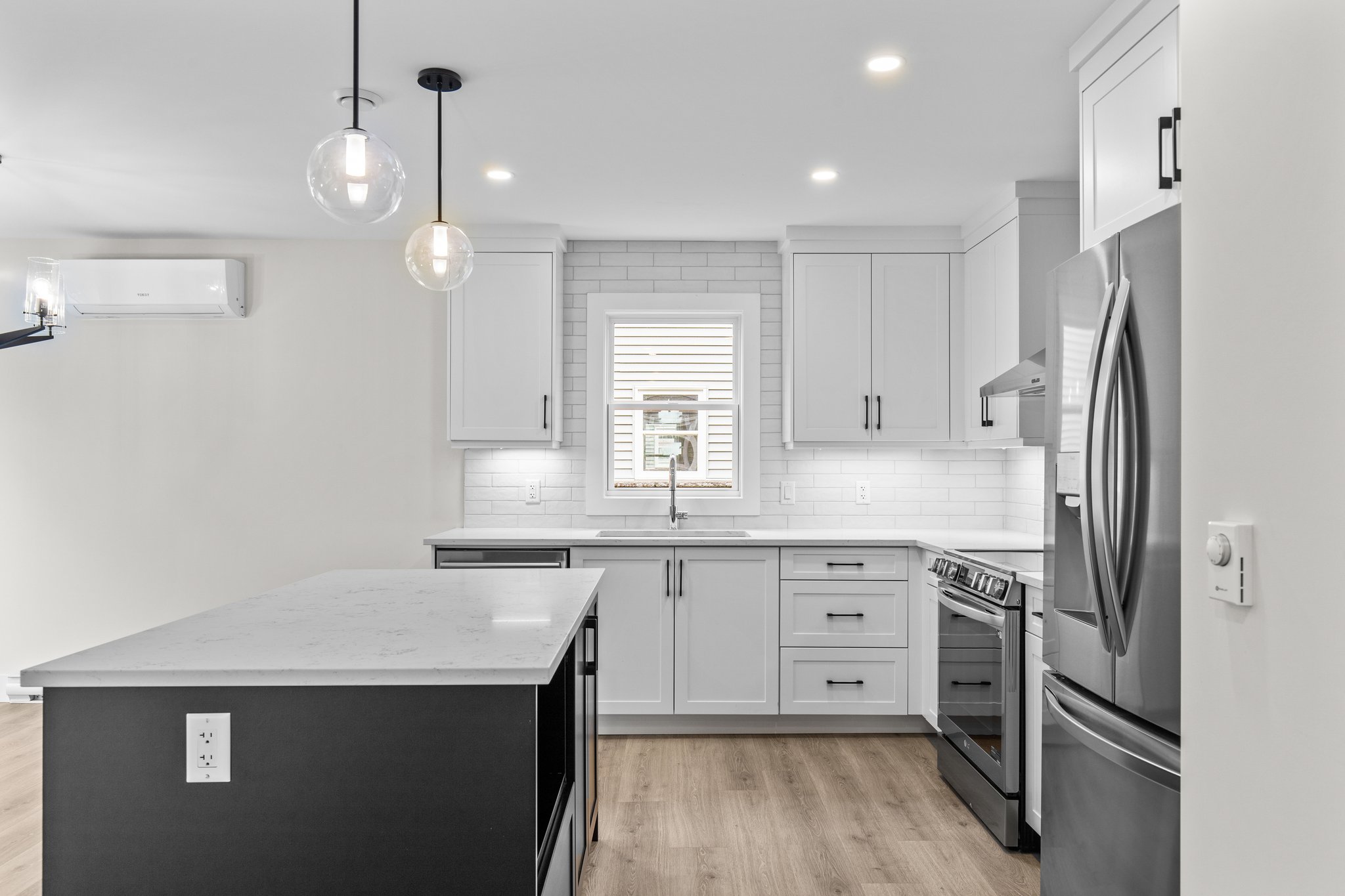 3 Bedrooms Bedrooms, ,2 BathroomsBathrooms,Split Level,Listing,Owdis,1263