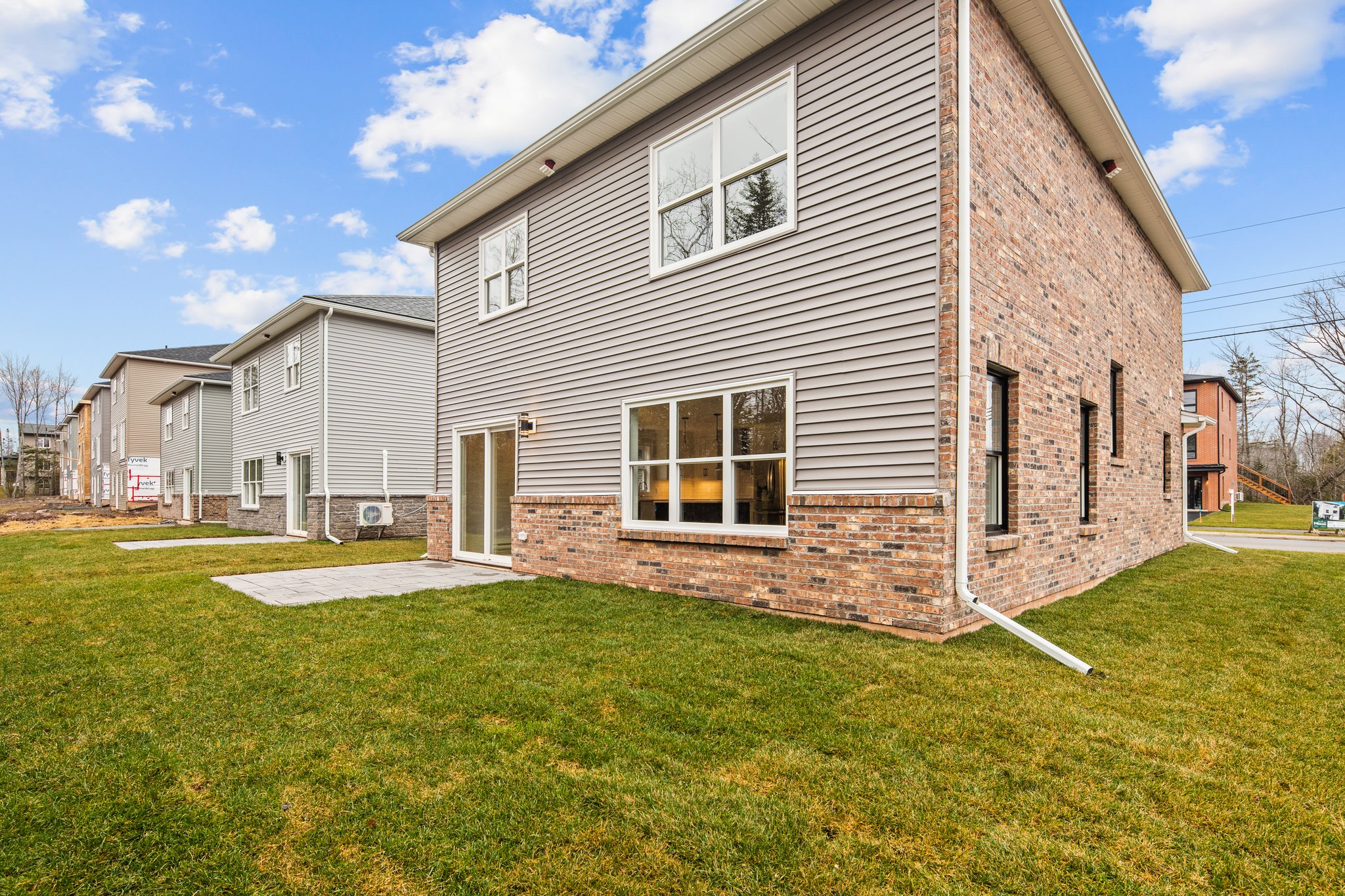 3 Bedrooms Bedrooms, ,2 BathroomsBathrooms,Split Level,Listing,Owdis,1263