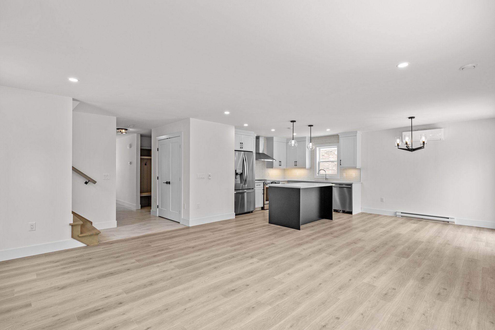3 Bedrooms Bedrooms, ,2 BathroomsBathrooms,Split Level,Listing,Owdis,1267